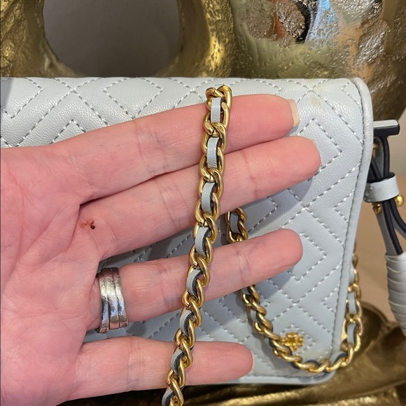 Tory Burch Light Gray Quilted Crossbody Bag - Picture 4 of 5